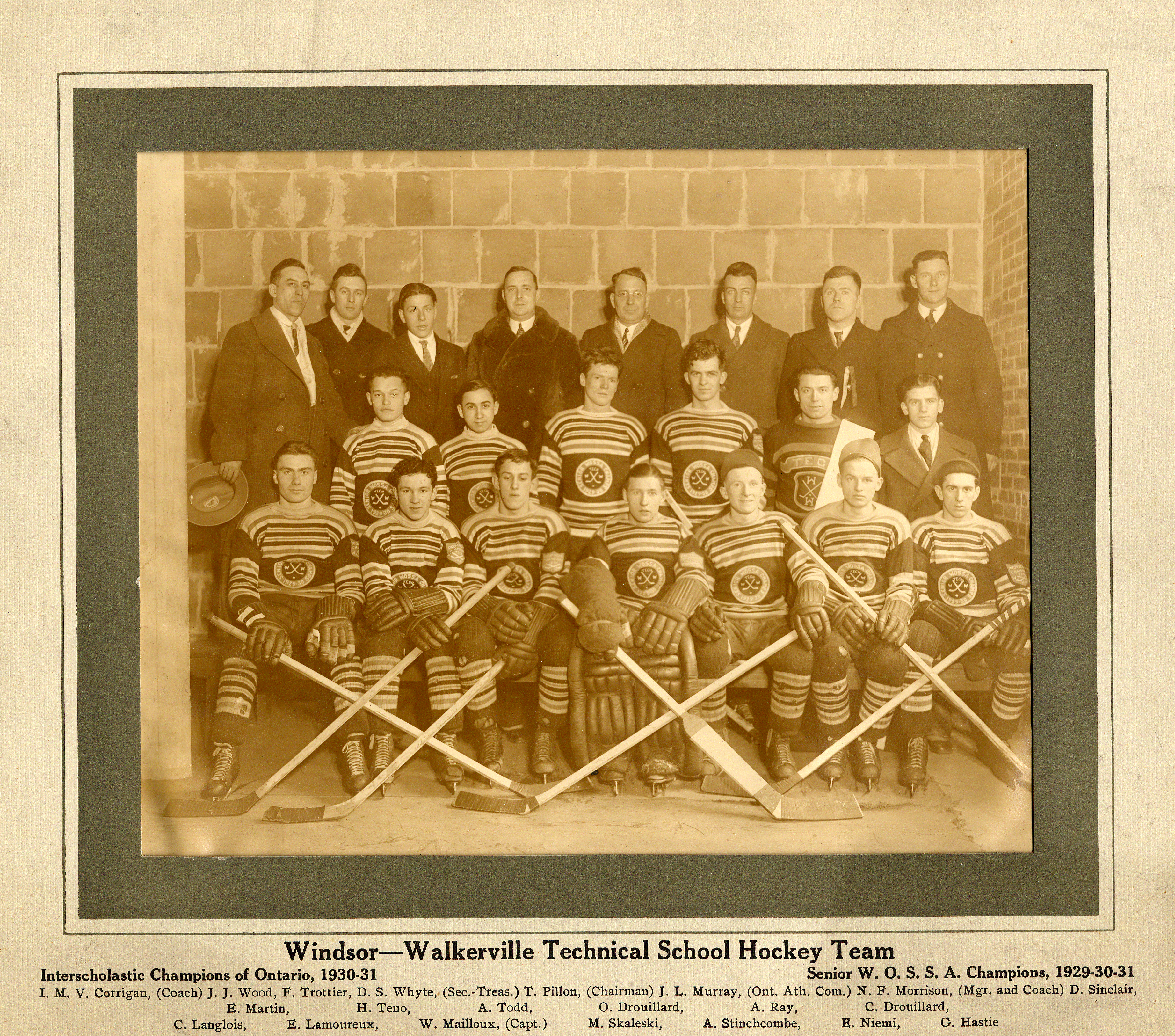 Black%20and%20white%20photograph%20of%20the%201931%20Windsor-Walkerville%20Technical%20School%20Hockey%20Team